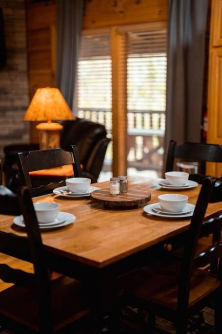 2-Bedroom Cabin With 2 Master Suites, Loft, Half-Bath And Hot Tub In A Serene Resort Setting Севьервилл Экстерьер фото