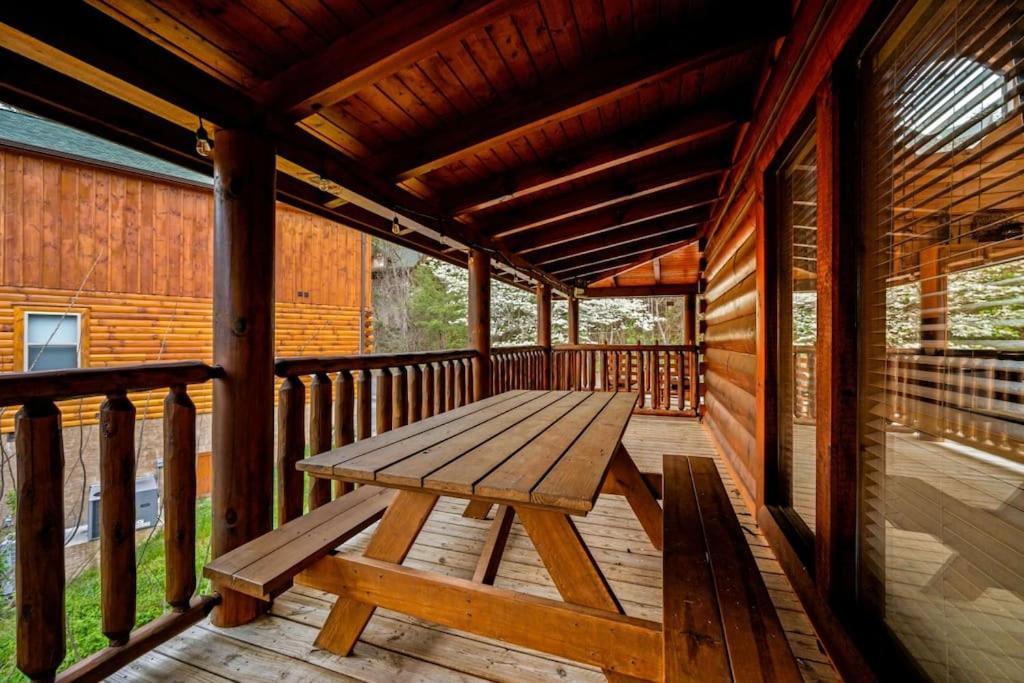 2-Bedroom Cabin With 2 Master Suites, Loft, Half-Bath And Hot Tub In A Serene Resort Setting Севьервилл Экстерьер фото