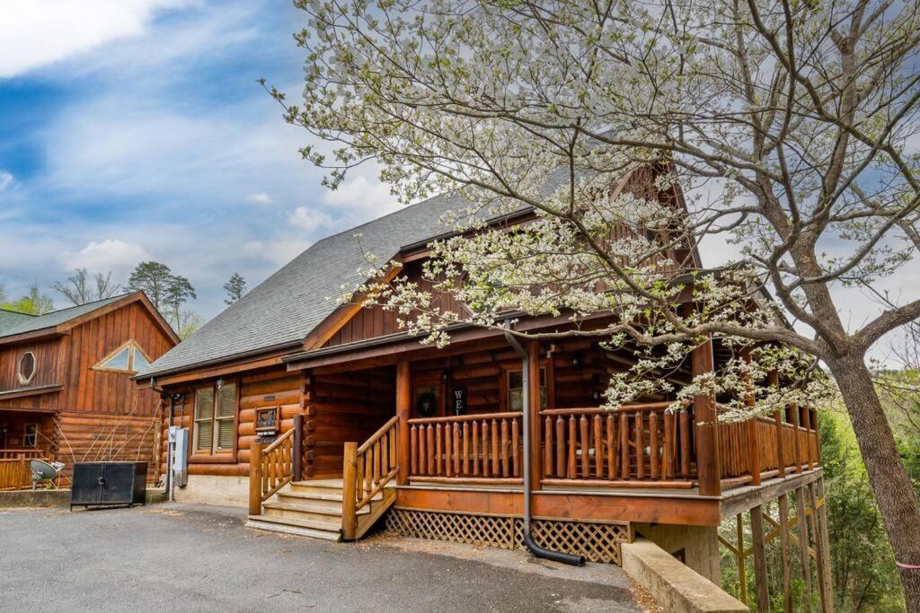 2-Bedroom Cabin With 2 Master Suites, Loft, Half-Bath And Hot Tub In A Serene Resort Setting Севьервилл Экстерьер фото